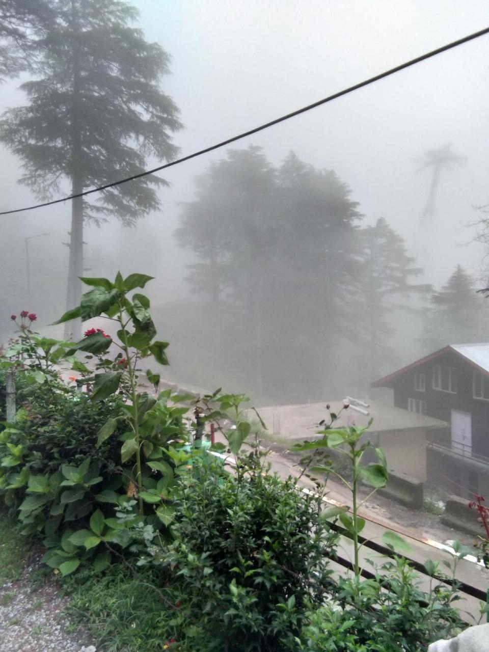 Hotel Huts Patnitop Exterior foto